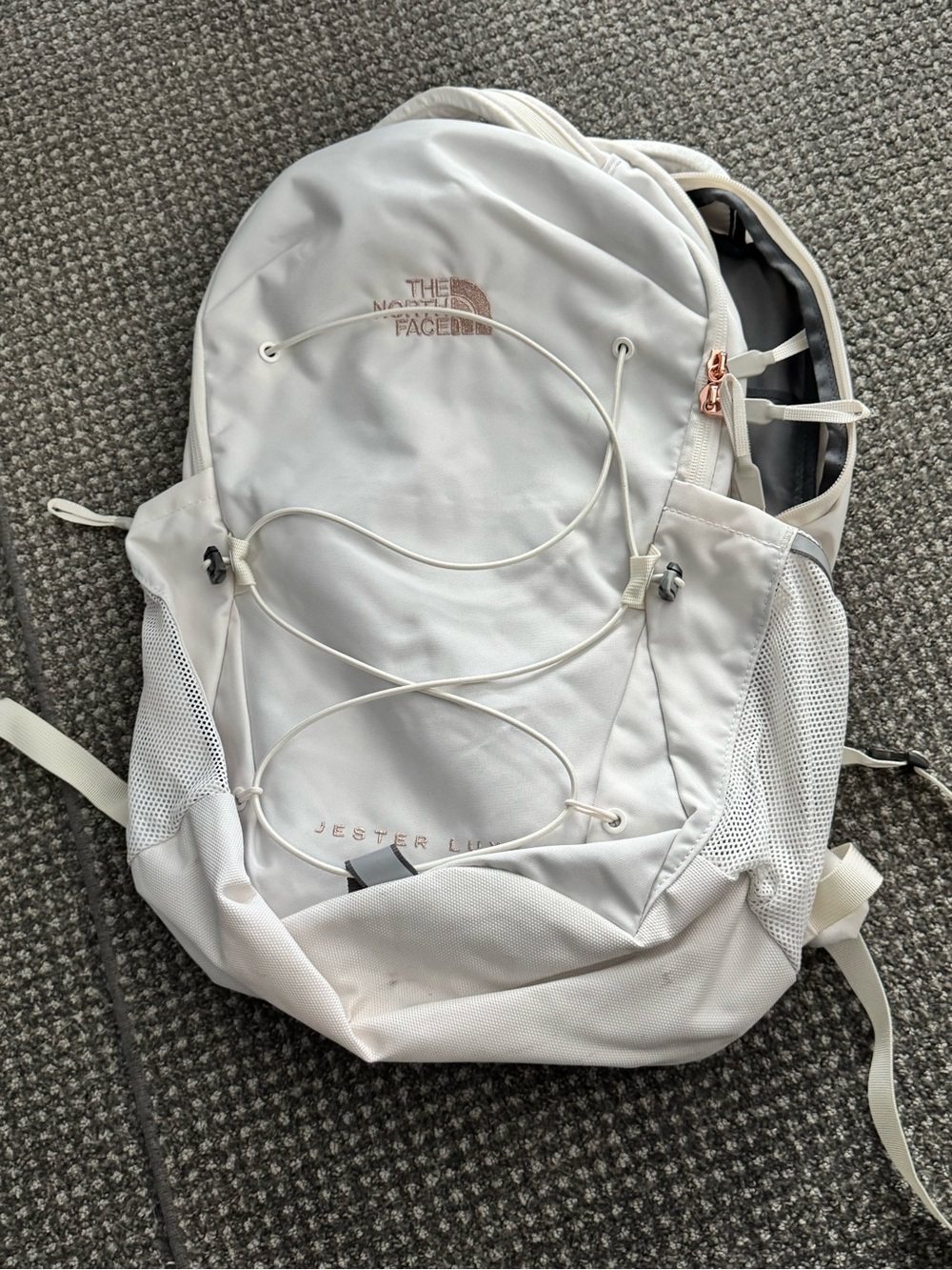 The North Face NWT Women's White Jester Lite Backpack with Rose Gold Accents